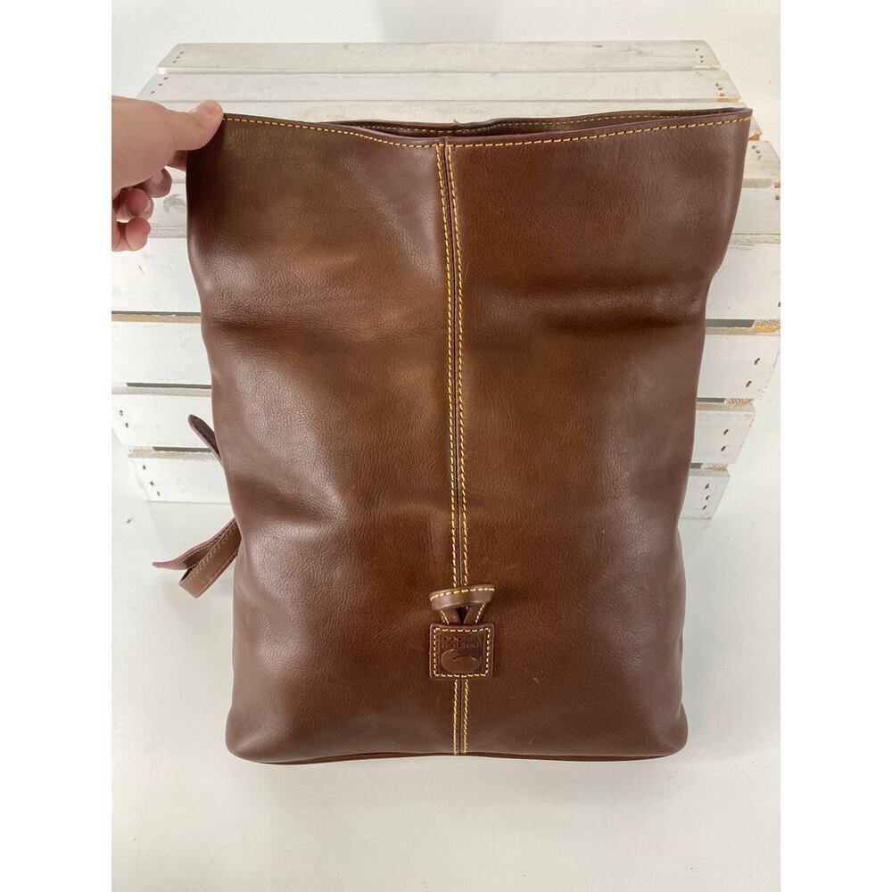 DOONEY & BOURKE MEDIUM BROWN SOFT LEATHER CROSSBODY BAG - Picture 13 of 16